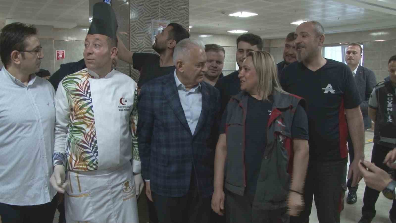 Binali Yıldırım Ankara’da fabrika işçileriyle buluştu