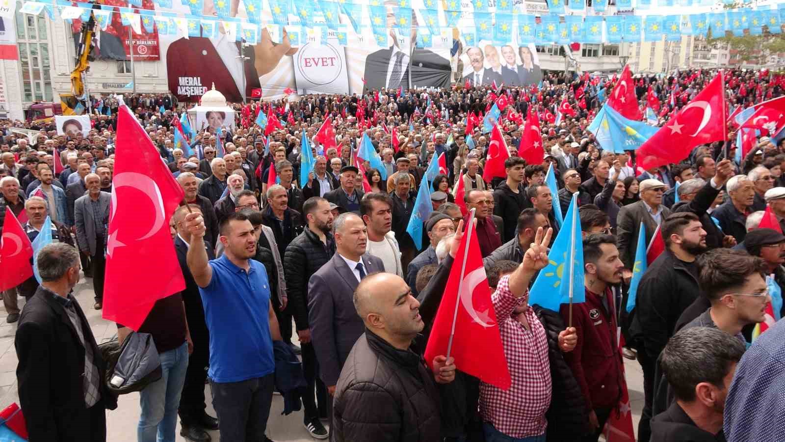 Akşener: “100 bin öğretmen ataması yapıp köy okullarını açacağız”