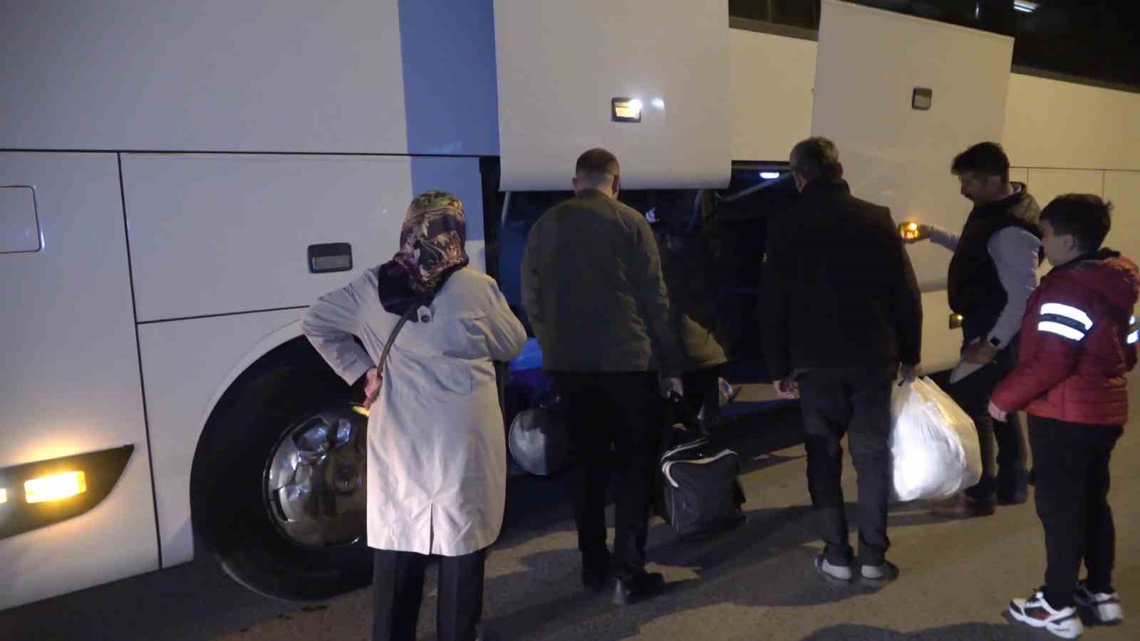 Seçim göçü başladı: Afetzedeler oy kullanmak için memleketlerine dönüyor