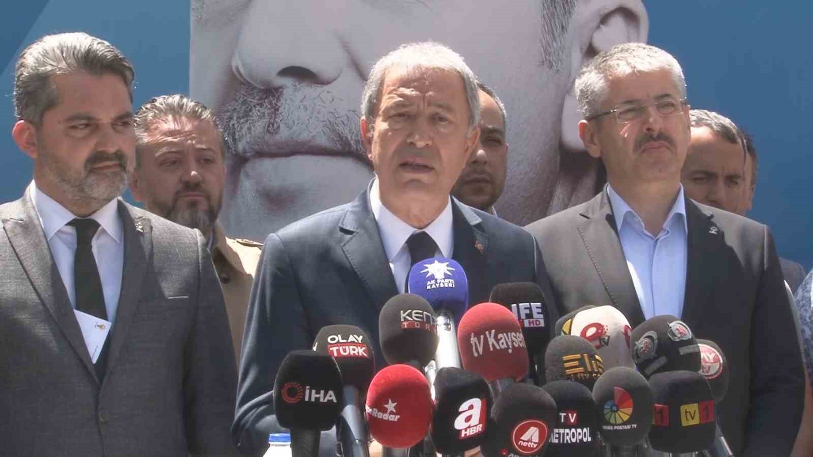 Hulusi Akar: “Sayın Cumhurbaşkanımızın bu dönemde dahi seçilme ihtimalinin olduğunu bilelim ve ona göre davranalım"