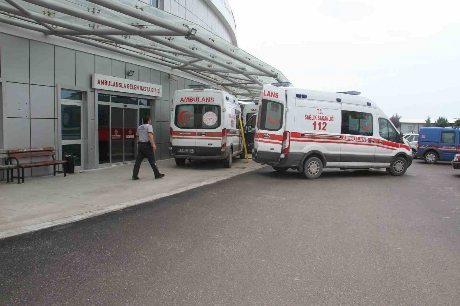 Konya’da kamyonetle minibüs çarpıştı: 2 ölü, 3 yaralı