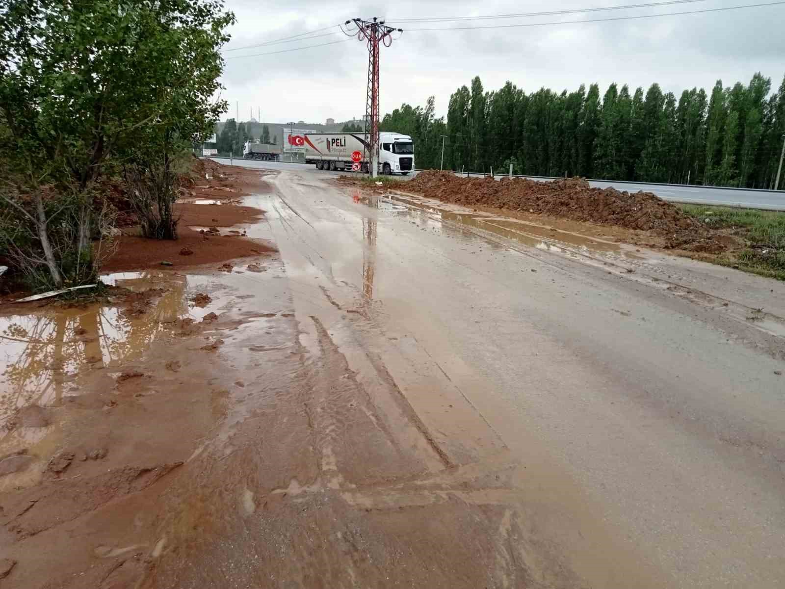 Başkent’te sel sonrası dükkanlar kullanılamaz hale geldi