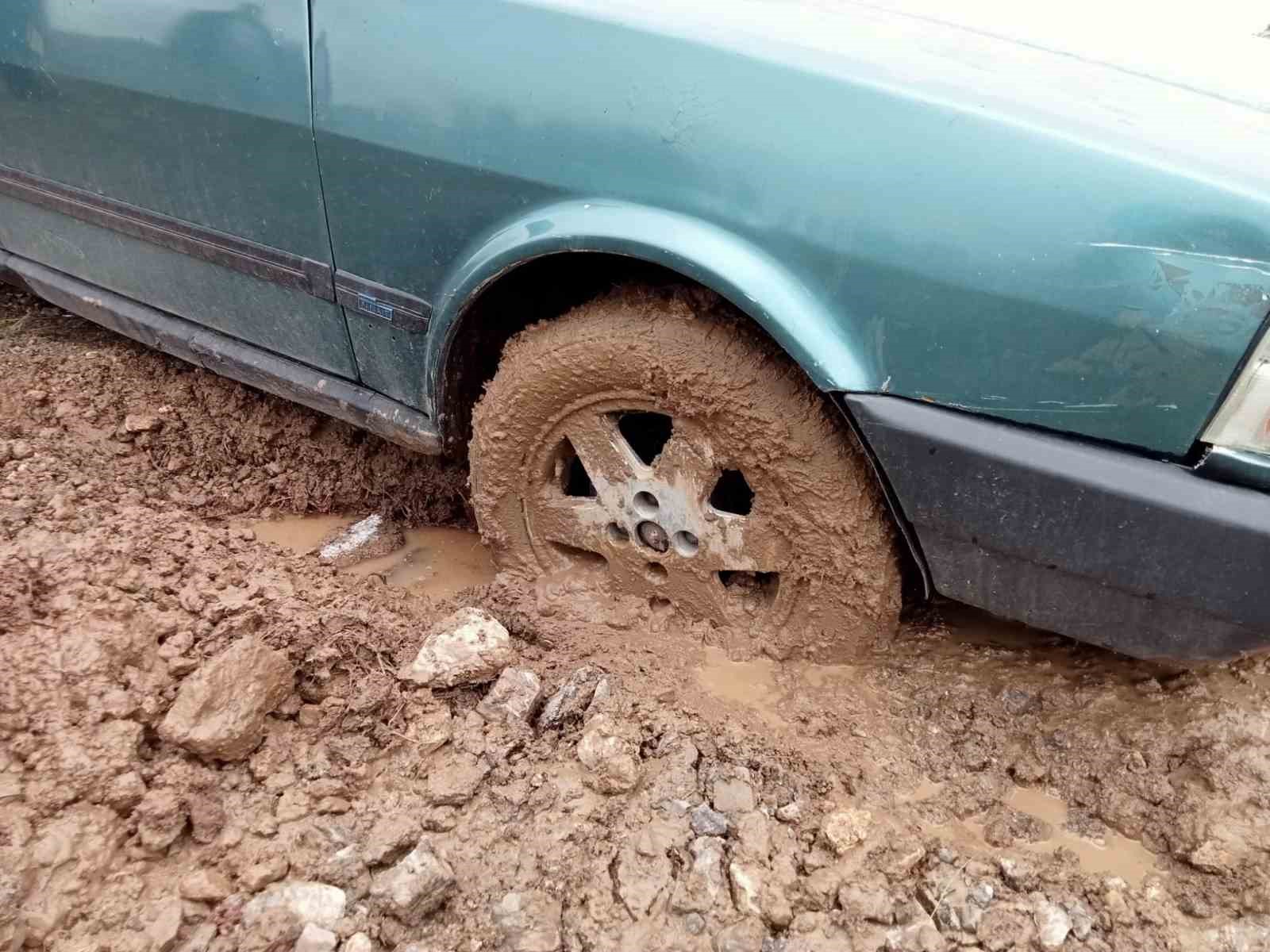 Başkent’te sel sonrası dükkanlar kullanılamaz hale geldi