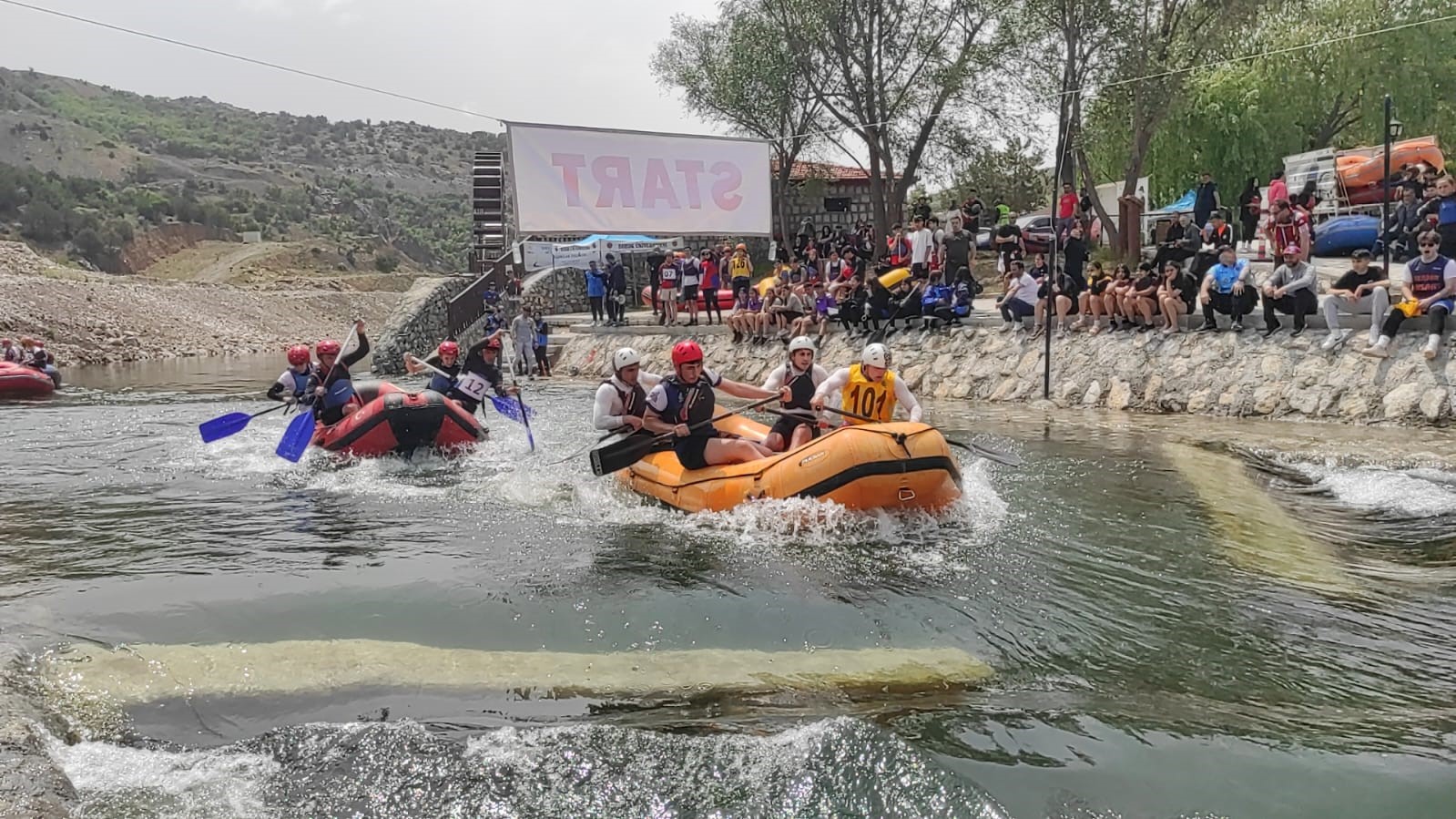 Yozgat’ta Okul Sporları Rafting Türkiye Şampiyonası müsabakaları başladı