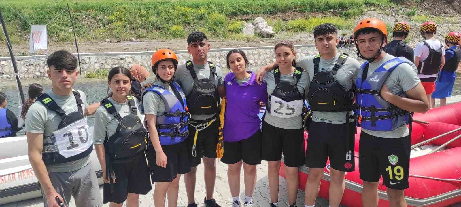 Yozgat’ta Okul Sporları Rafting Türkiye Şampiyonası müsabakaları başladı