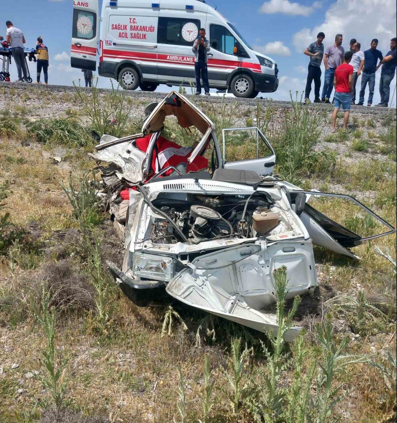 Konya’da otomobil tıra çarptı: 1 ölü