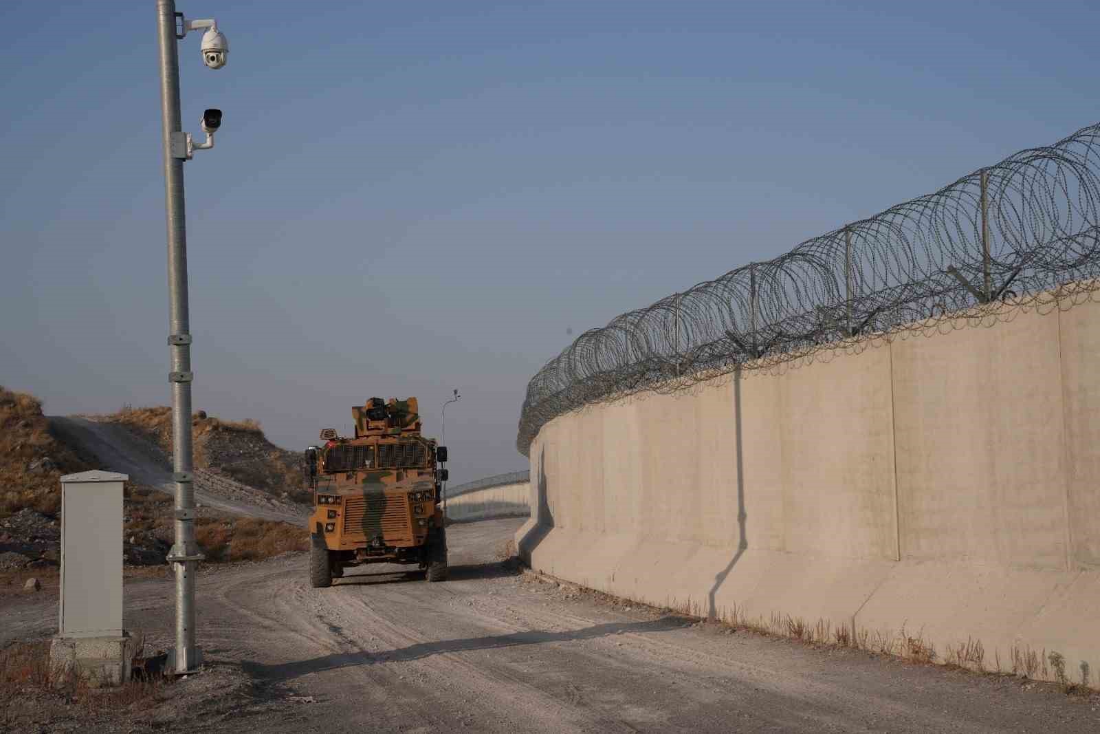 Sınır hatları son teknoloji cihaz ve üst düzey tedbirlerle korunuyor