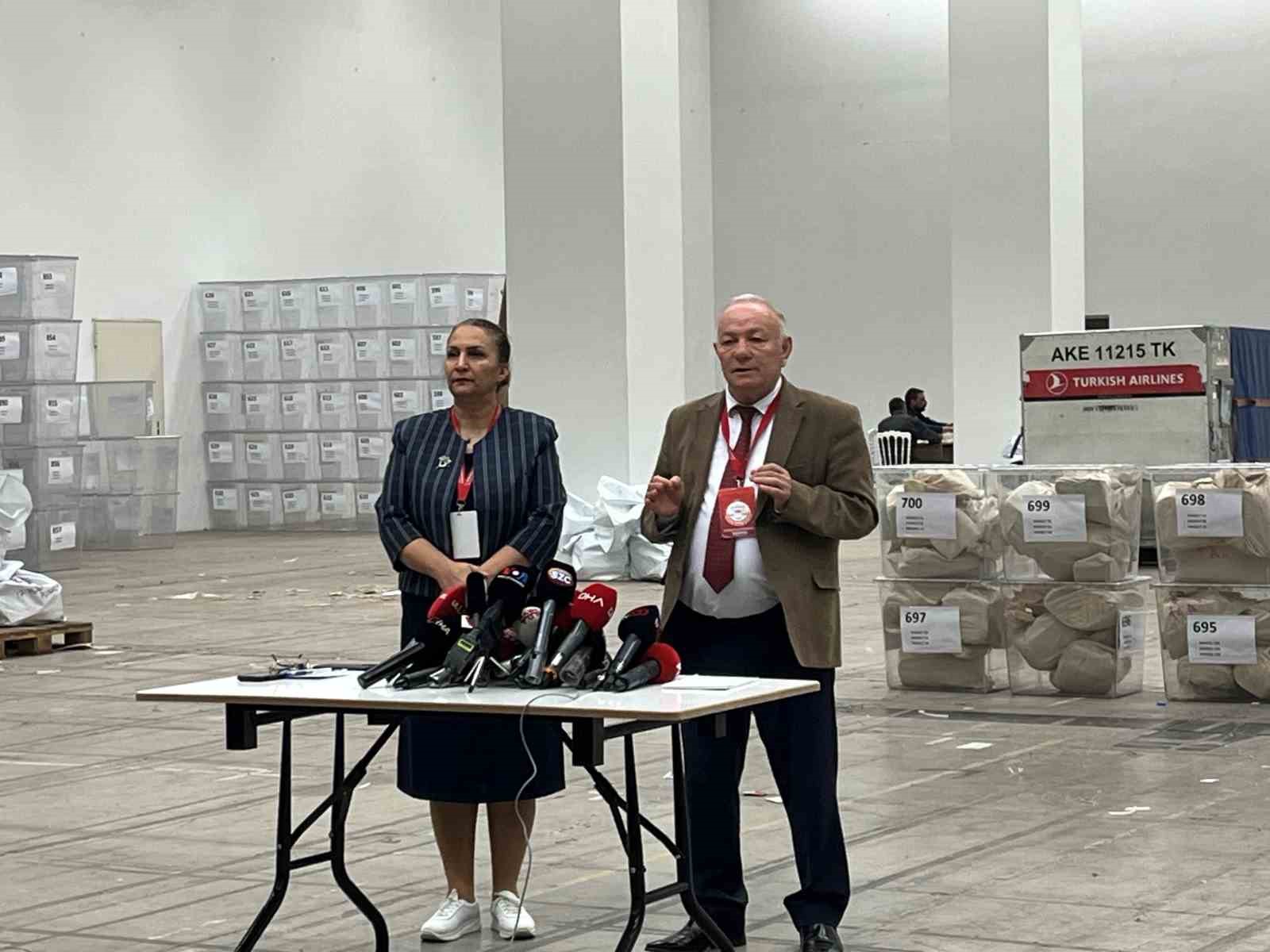 Ankara’ya getirilen yurt dışı oyları 5 kilitli çelik kapıyla korunuyor