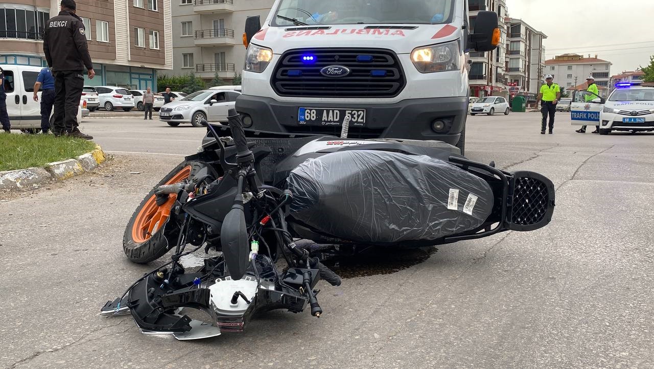 Aksaray’da otomobil ile motosiklet çarpıştı: 2 yaralı