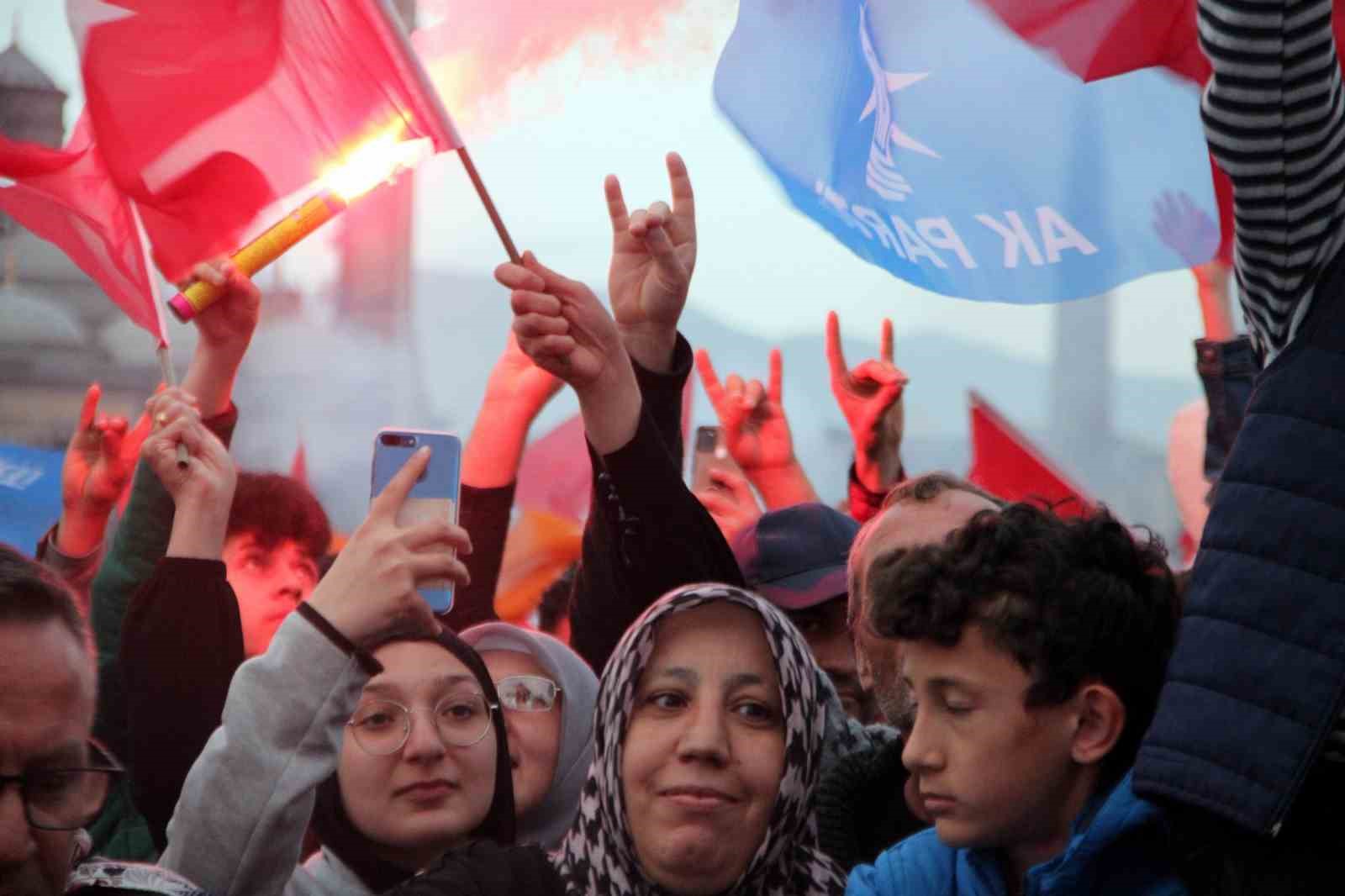 Bakan Akar: "Türkiye teröre son vermekte ne kadar kararlı olduğunu belirtti. Bundan sonrası bize kalmış"