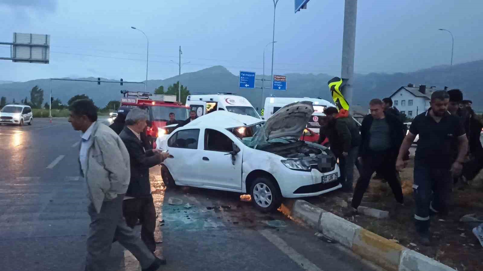 Konya’da iki otomobil çarpıştı: 7 yaralı