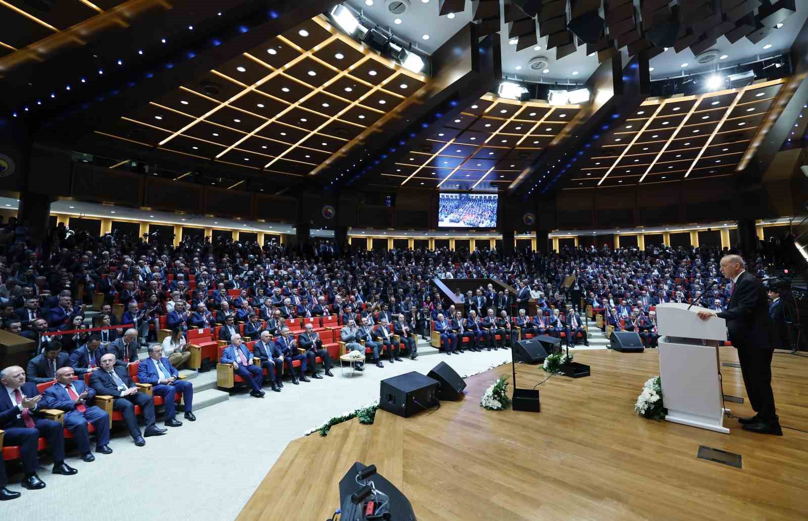 Cumhurbaşkanı Erdoğan: "Adeta bir siyasi şantaj olarak kullanılan bu vize sorununu en kısa sürede hal yoluna koyacağız"