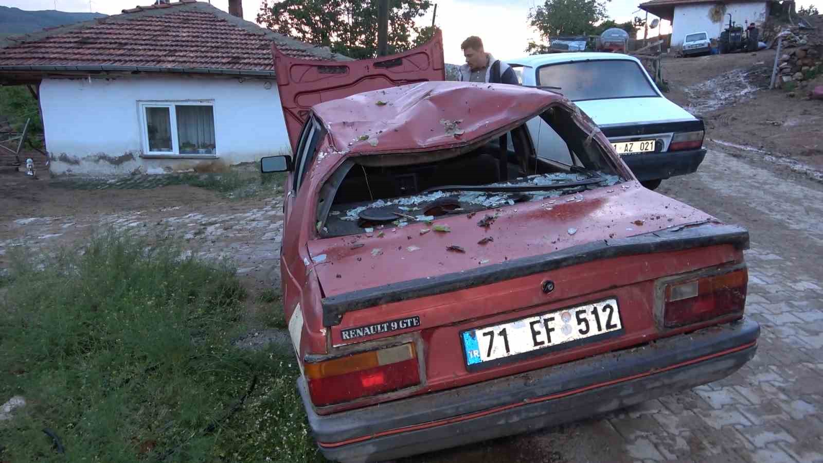 Kırıkkale’de sel felaketi: Araçlar sürüklendi, hayvanlar telef oldu