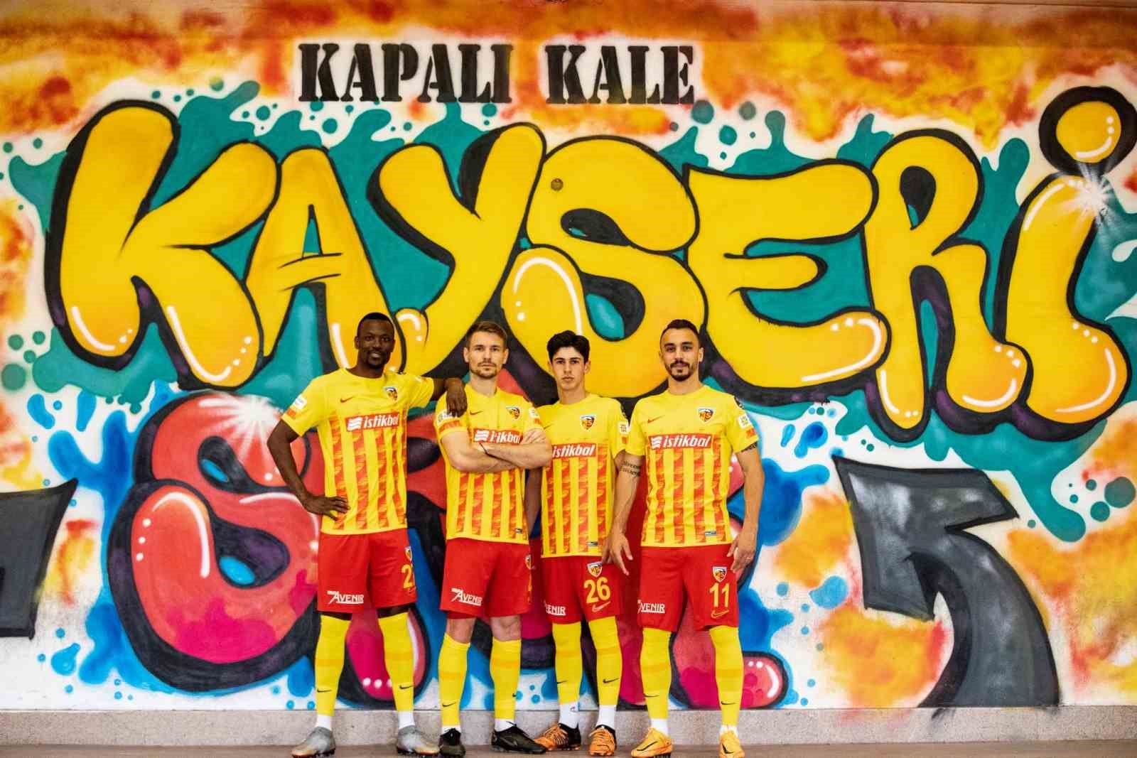 Kayserispor’un yeni forması görücüye çıktı