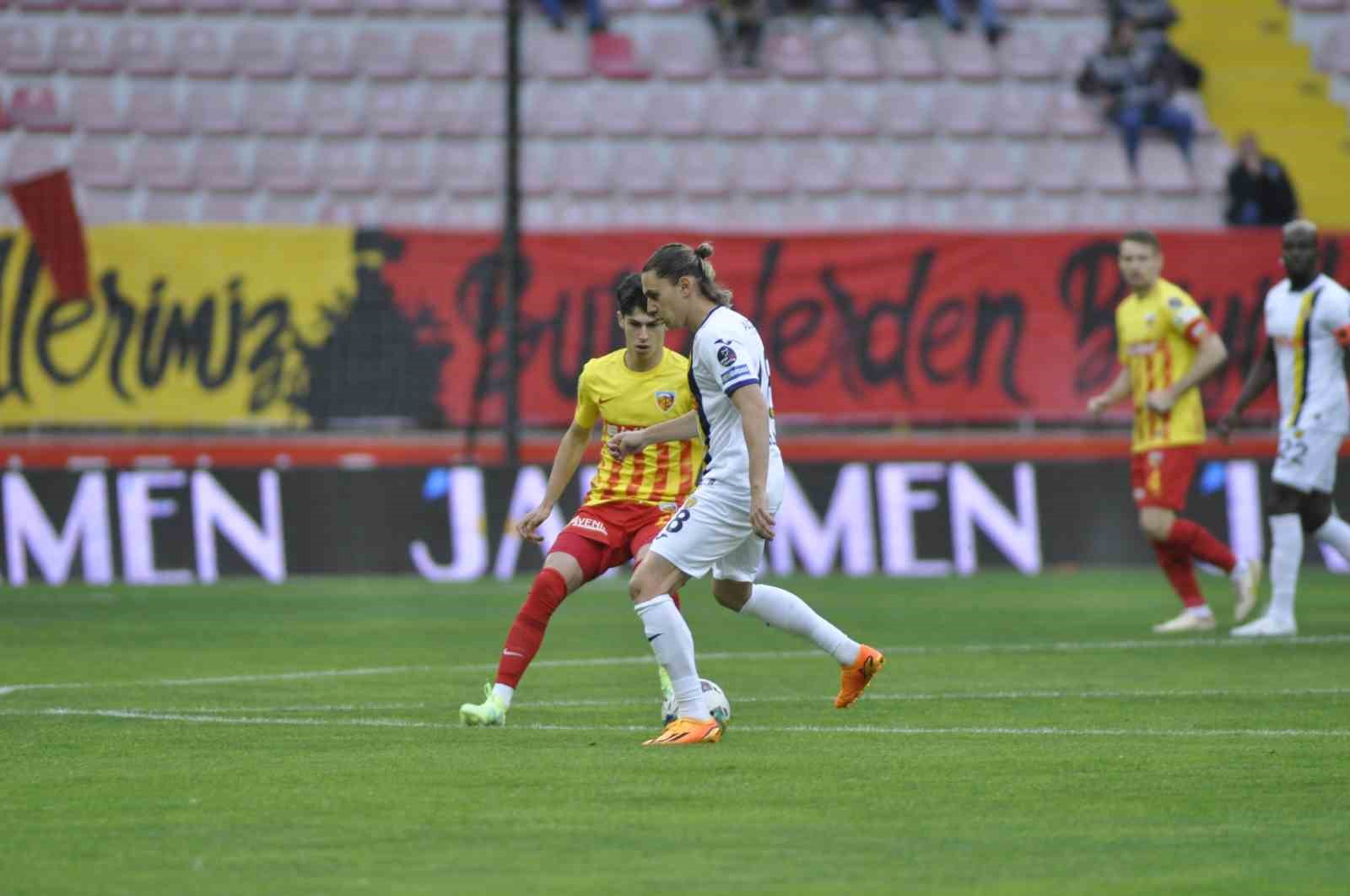 Spor Toto Süper Lig: Kayserispor: 0 - MKE Ankaragücü: 1 (Maç devam ediyor)