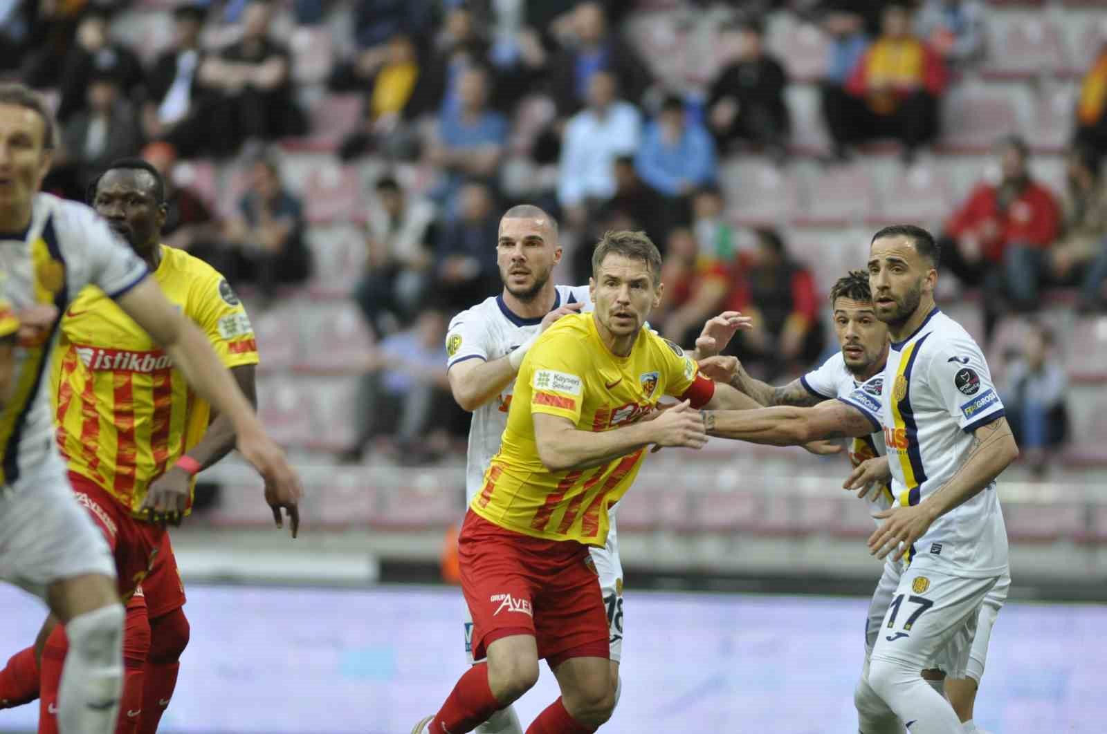 Spor Toto Süper Lig: Kayserispor: 0 - MKE Ankaragücü: 1 (Maç devam ediyor)