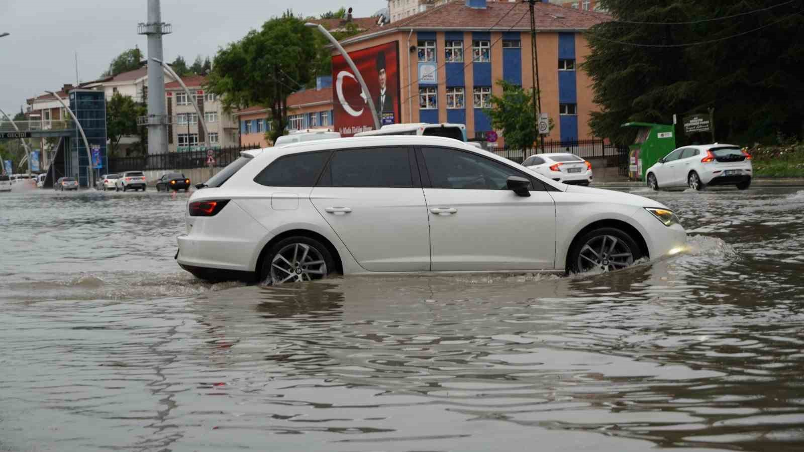 Keçiören Belediye Başkanı Altınok: “ABB ve ASKİ’nin üzerine düşen görevleri yapması lazım”