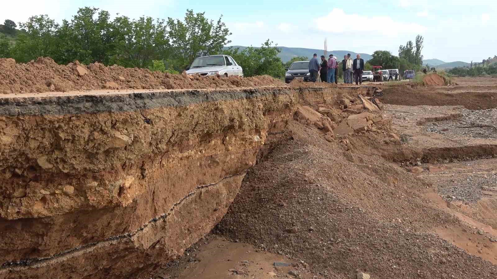 Kırıkkale’de sel: Dereler taştı, evleri ve ahırları su bastı