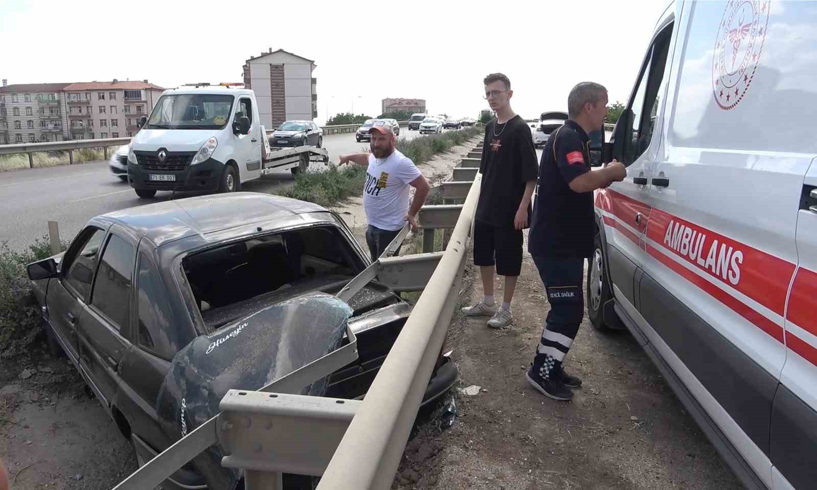 Bayram tatili yolunda kaza: 2 yaralı