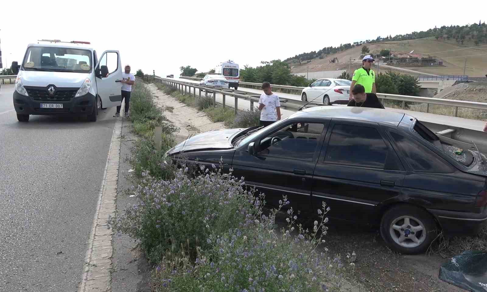 Bayram tatili yolunda kaza: 2 yaralı