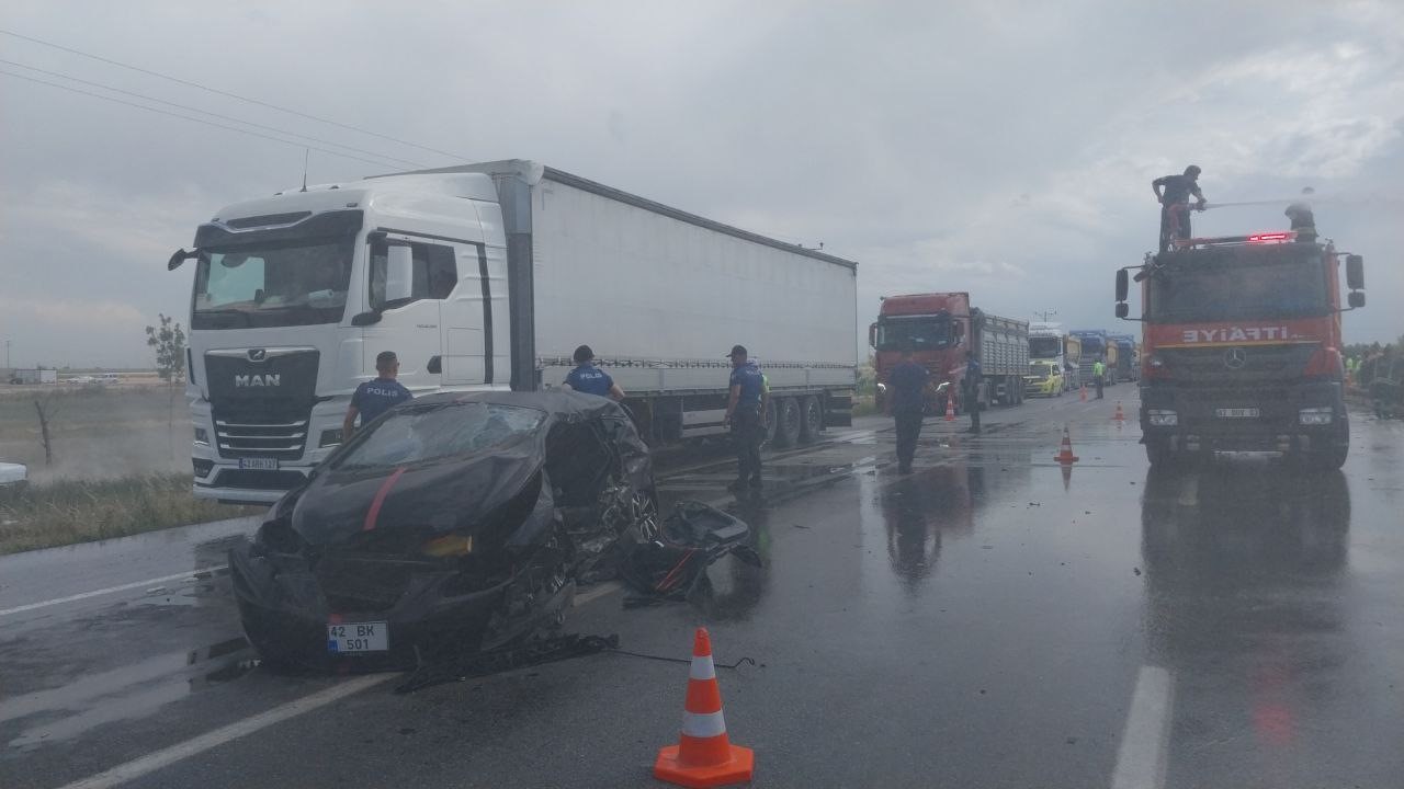 Konya’da kavşakta otomobiller çarpıştı: 1 ölü, 1 yaralı