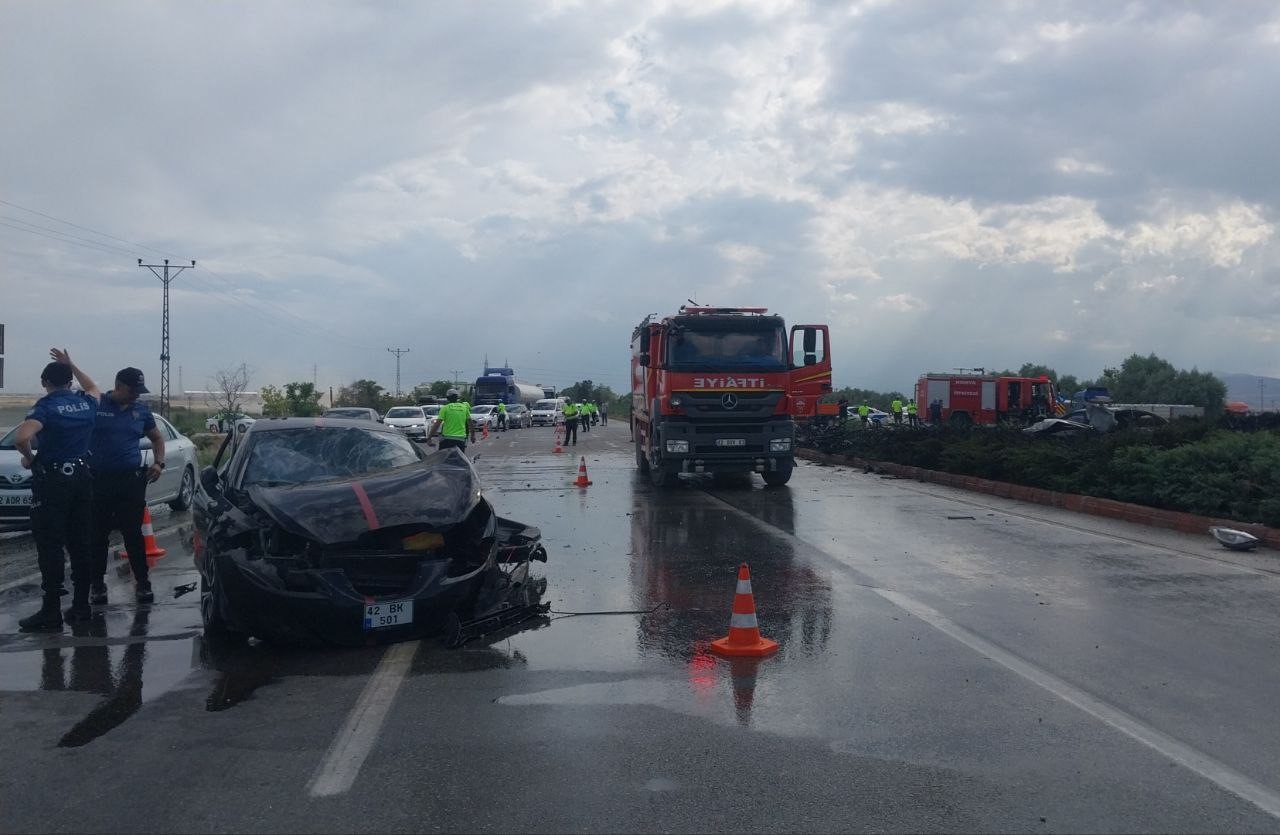 Konya’da kavşakta otomobiller çarpıştı: 1 ölü, 1 yaralı