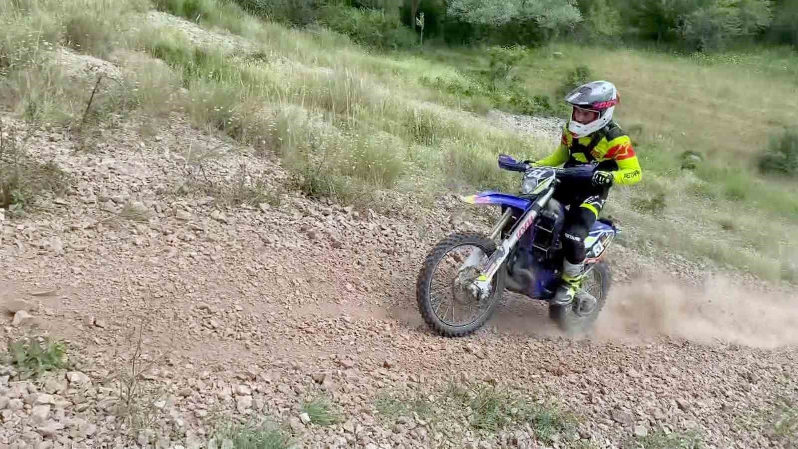 Adrenalin tutkunu motokrosçular Yozgat’ta buluştu