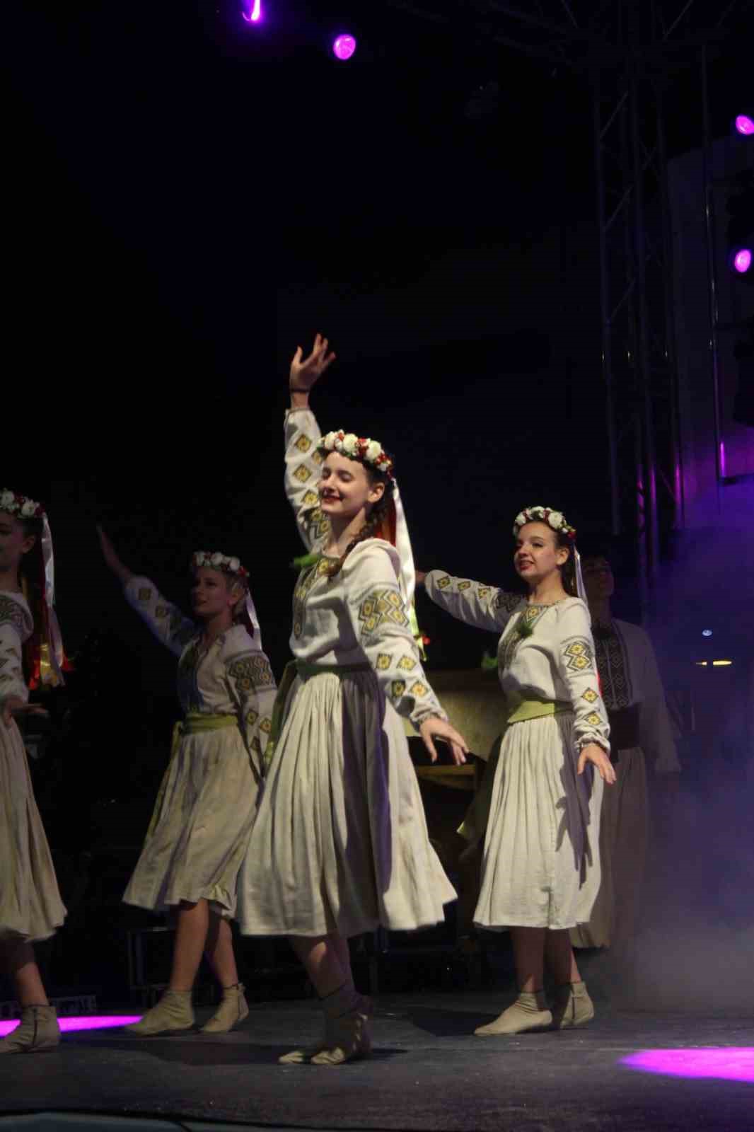 8. Uluslararası Halk Dansları ve Müzik Festivali başladı