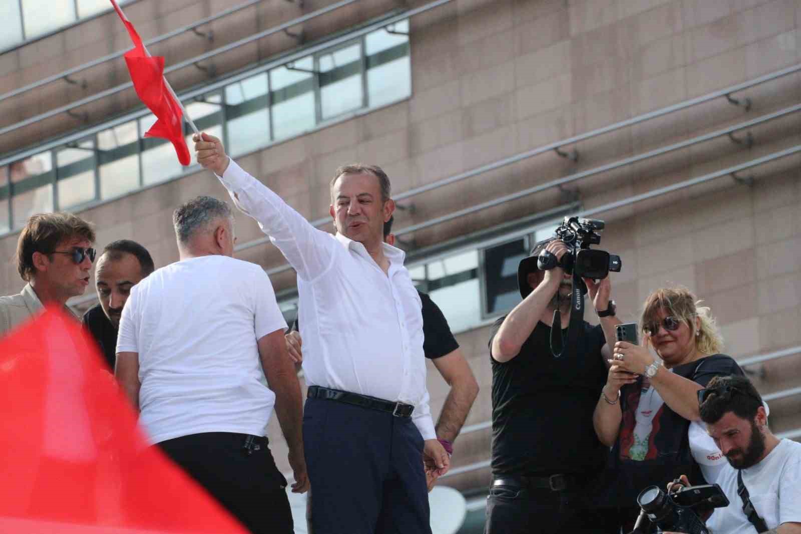 Bolu Belediye Başkanı Tanju Özcan’ın Adalet ve Değişim Yürüyüşü CHP Genel Merkezi’nde son buldu