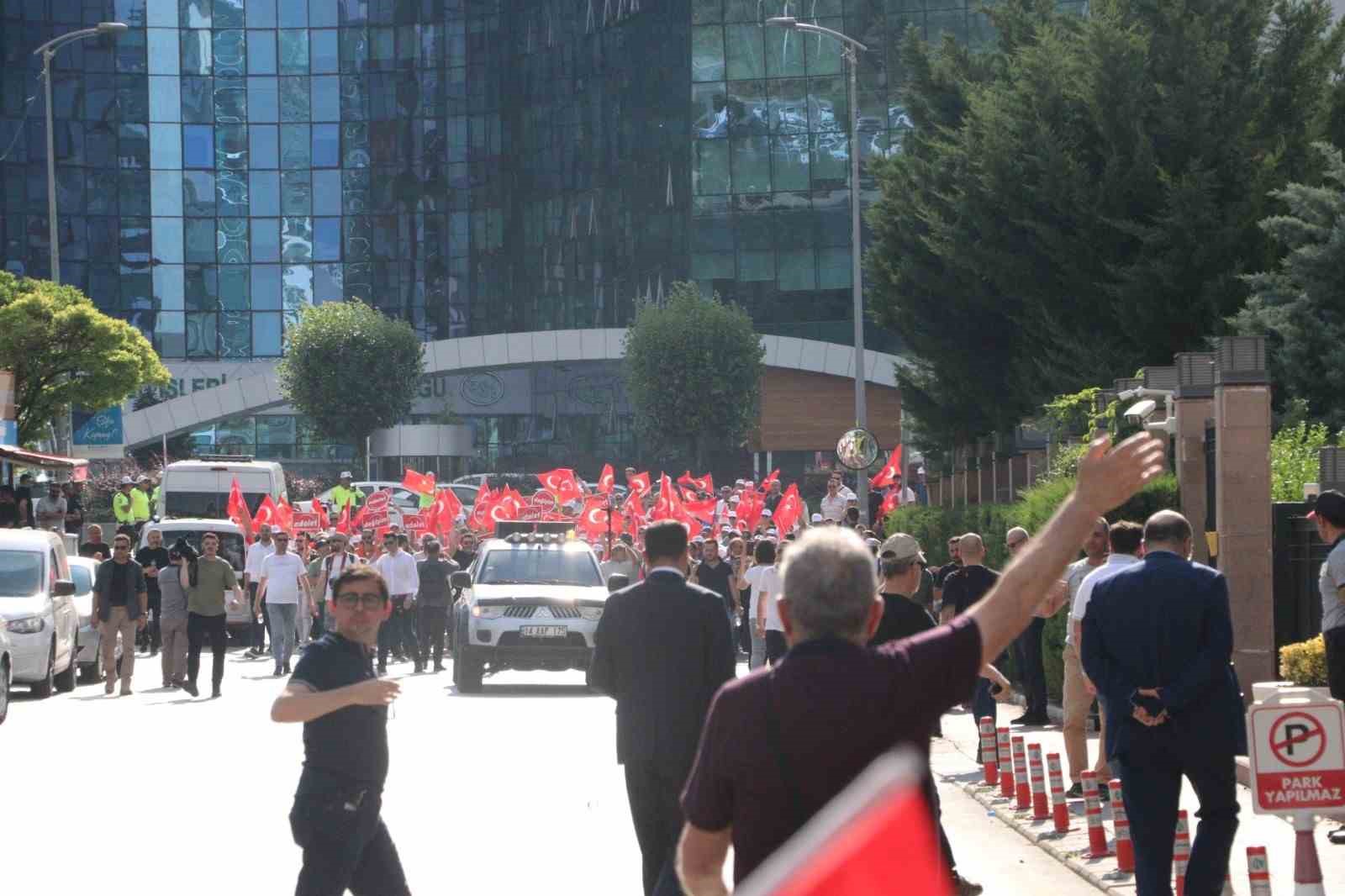 Bolu Belediye Başkanı Tanju Özcan’ın Adalet ve Değişim Yürüyüşü CHP Genel Merkezi’nde son buldu