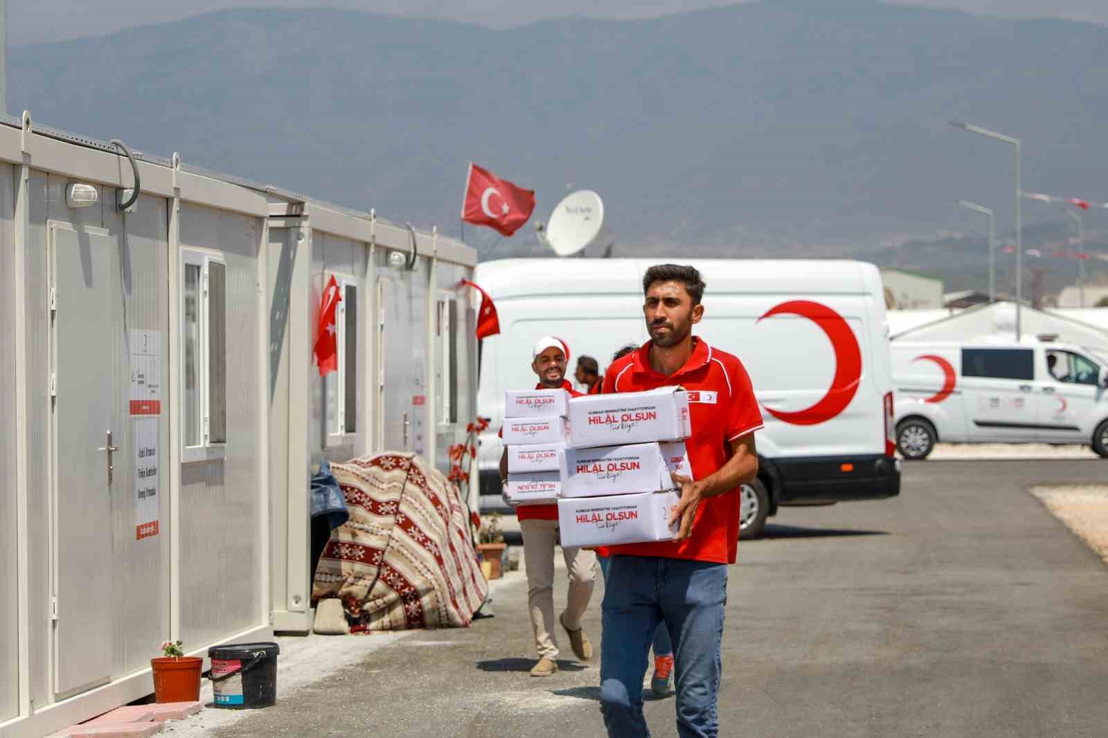 Kızılay 50 bin kilogram kurban payını depremzedelere ulaştırıyor