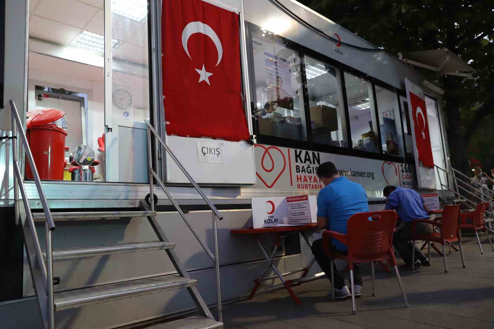 Türk Kızılay’ın kan bağışı ekipleri 15 Temmuz’da meydanlarda olacak