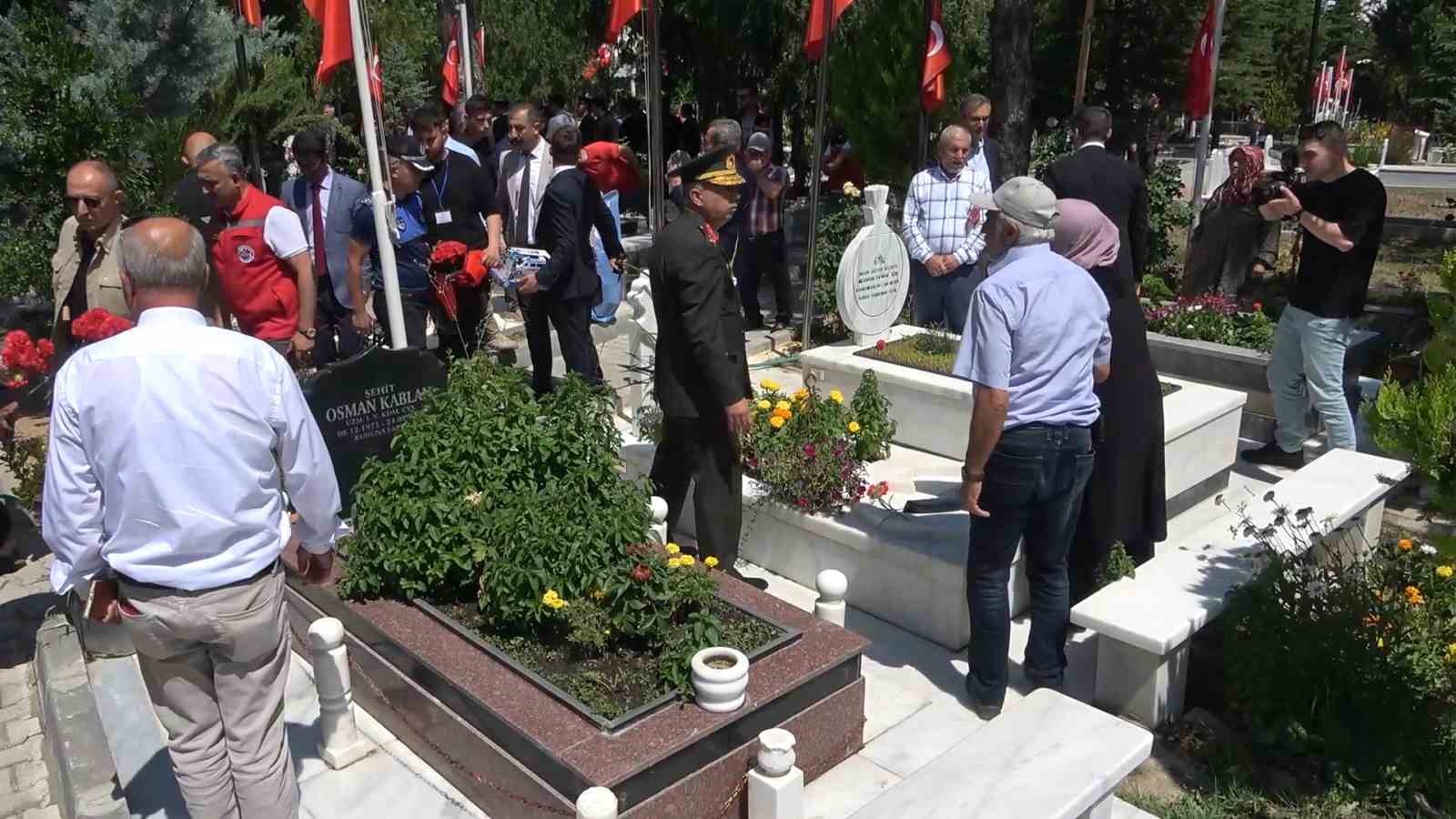 Tek oğlu 15 Temmuz hain darbe girişiminde şehit düşen baba: "Vatanımız için ben de seve seve bedel öderim"