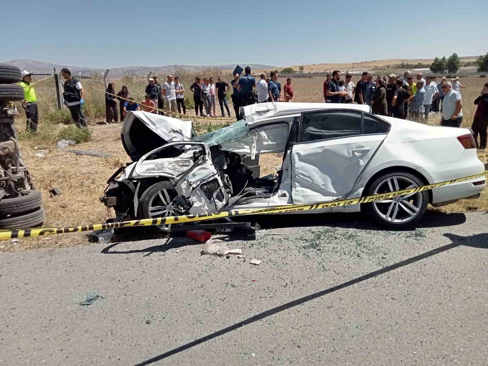 Ankara’da 3 aracın karıştığı kazada 1 ölü, 10 yaralı