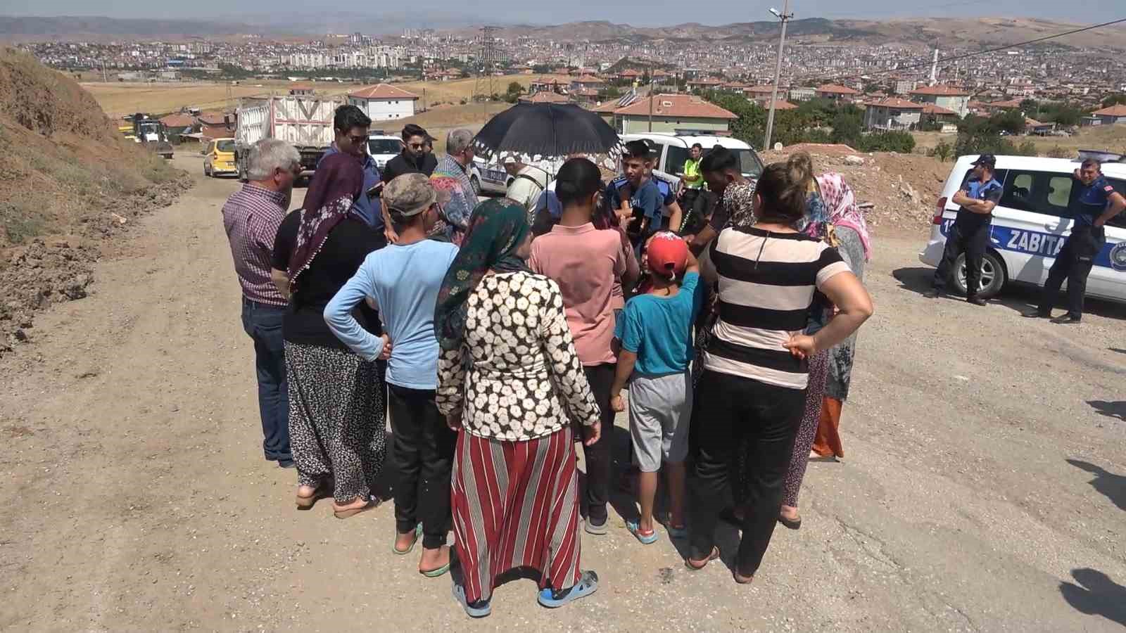 Vatandaştan Kırıkkale belediyesine isyan! Kırıkkale’de bir mahalle daha ayaklandı, kadınlar sokağı kapattı: İddialar şoke etti