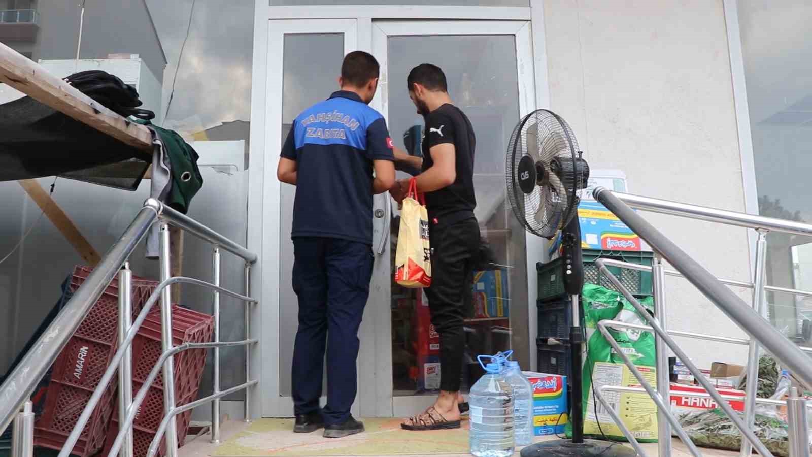 Yabancı uyruklu şahsın işlettiği ruhsatsız dükkan mühürlendi