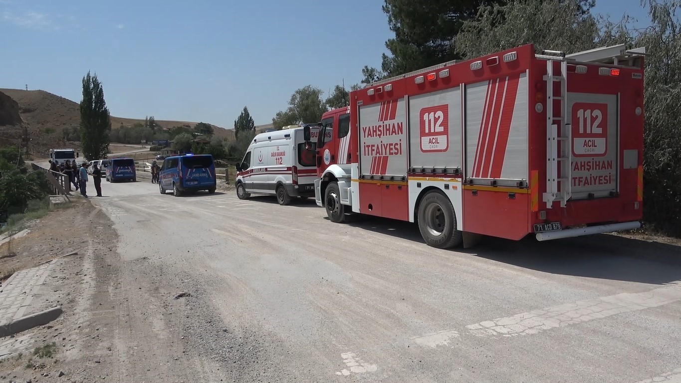 22 yaşındaki genç serinlemek için girdiği Kızılırmak’ta kayboldu