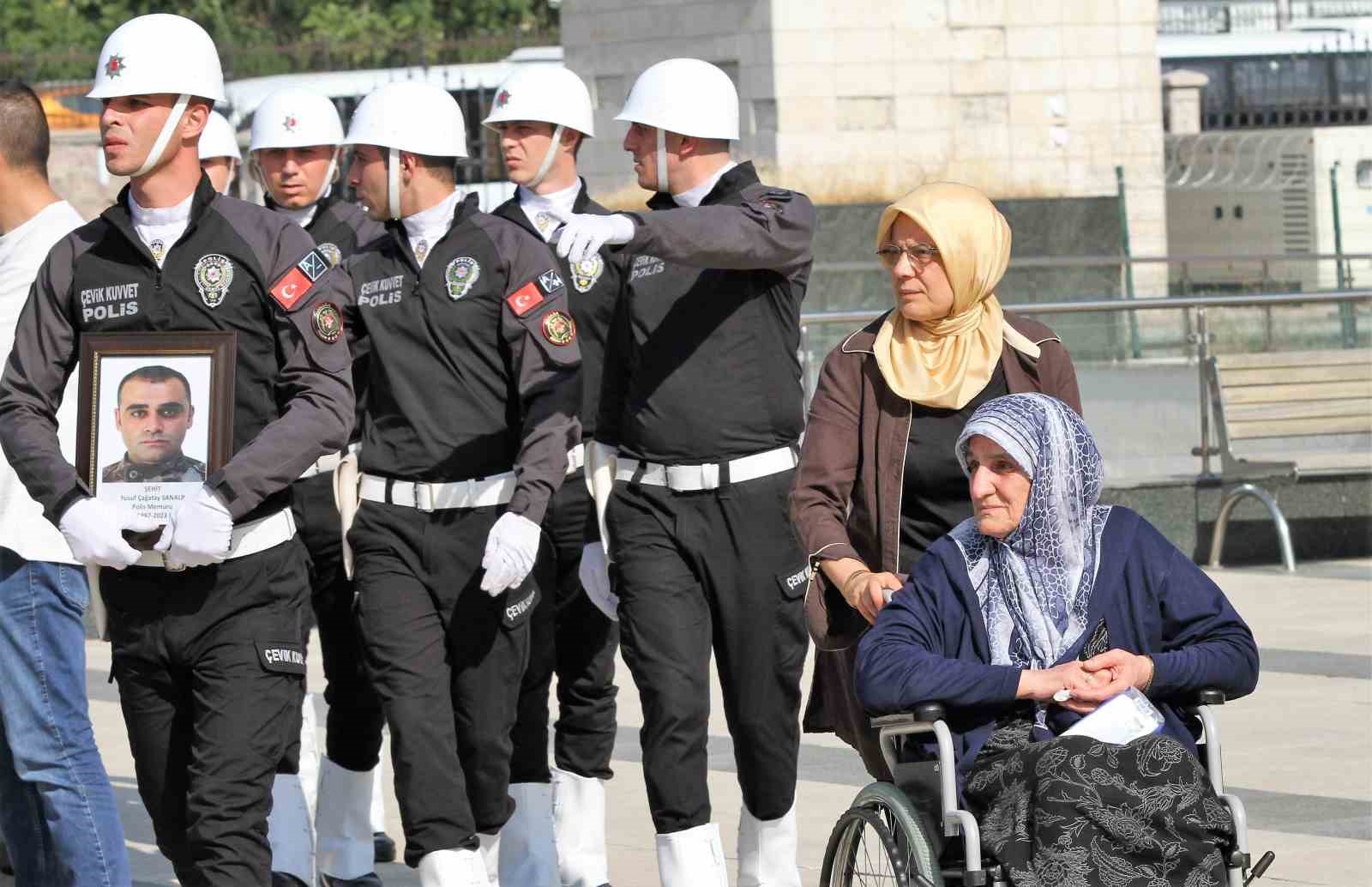 Şehit Polis Yusuf Çağatay Sanalp son yolcuğuna uğurlandı