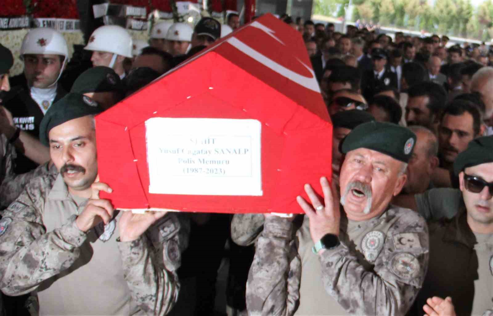 Şehit Polis Yusuf Çağatay Sanalp son yolcuğuna uğurlandı