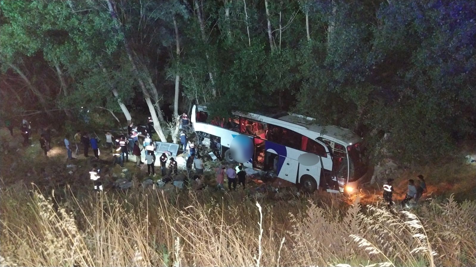 Yozgat'ta korkunç kaza!  Yolcu otobüsü şarampole uçtu: 11 kişi hayatını kaybetti, 16 yaralı