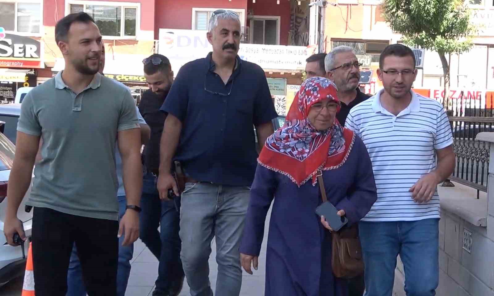 Gerçeği kuyumcuda öğrendi: Polis sandığı dolandırıcıya paralarını kaptırıyordu