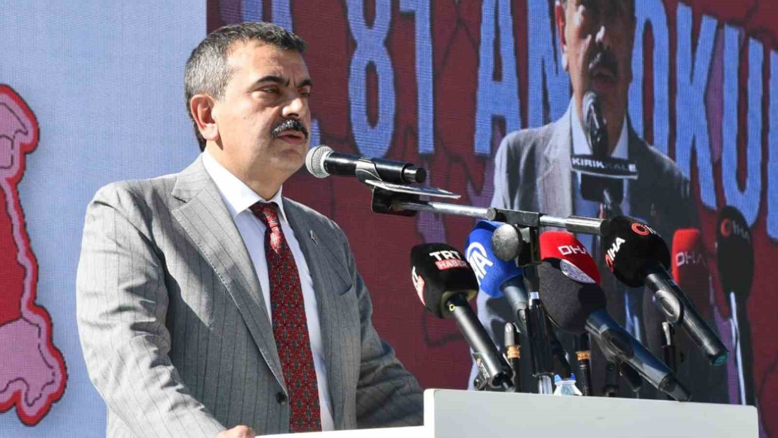 Bakan Tekin: "Türkiye, birçok dünya ülkesine örnek"