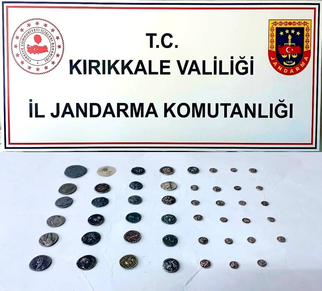 Bizans dönemine ait çok sayıda sikke ele geçirildi: 2 gözaltı