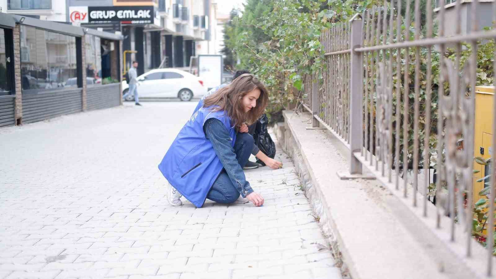 Kırıkkale’de Gençlik Merkezi gönüllülerinden mavi kapak seferberliği