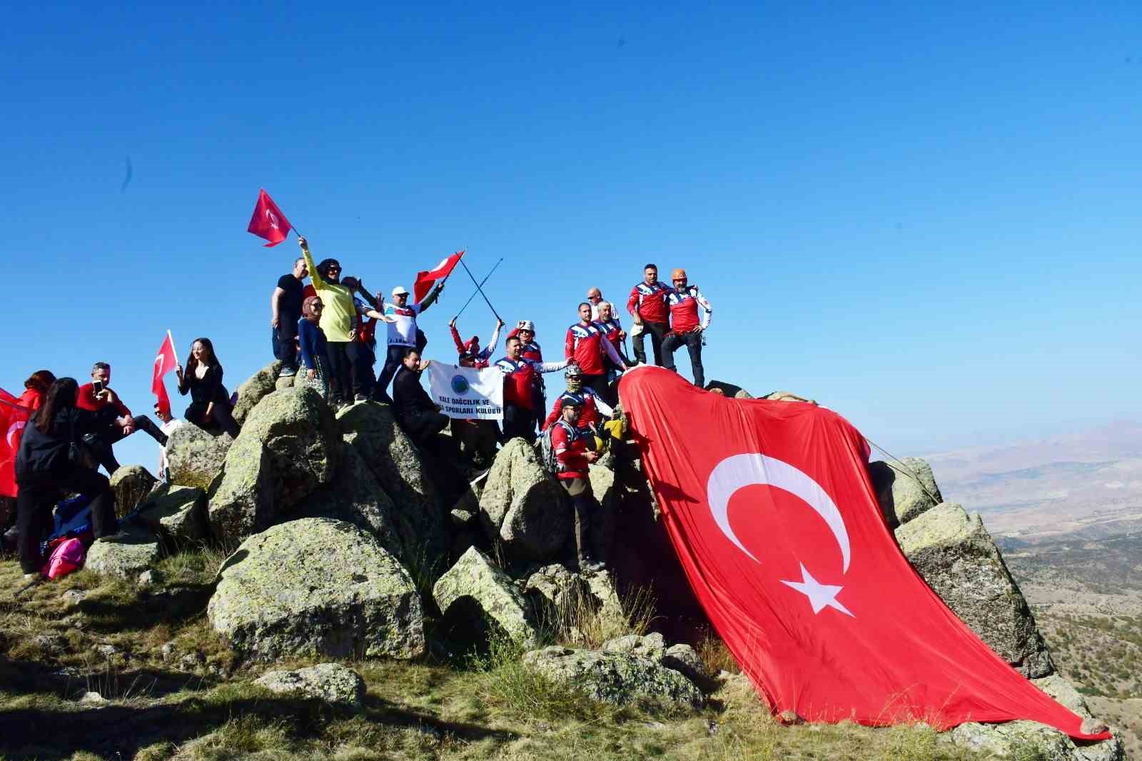 Kırıkkale’de Cumhuriyet’in 100. yılına özel yürüyüş