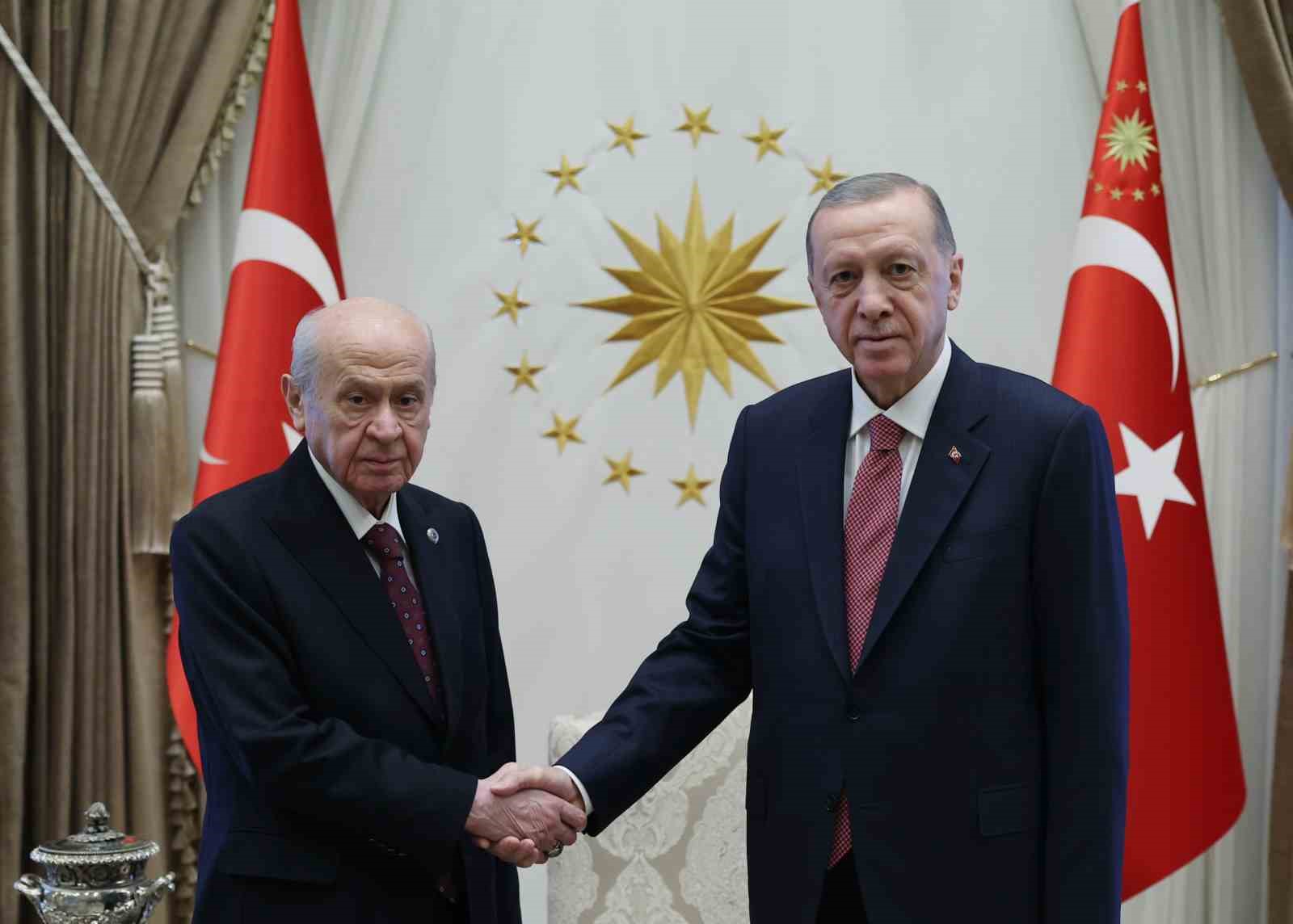 Cumhurbaşkanı Recep Tayyip Erdoğan, MHP Genel Başkanı Devlet Bahçeli’yi kabul etti.