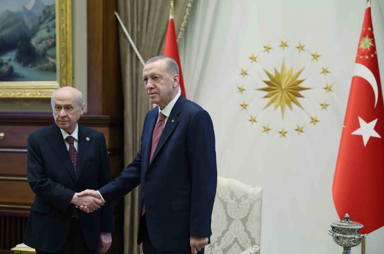 Cumhurbaşkanı Recep Tayyip Erdoğan, MHP Genel Başkanı Devlet Bahçeli’yi kabul etti.