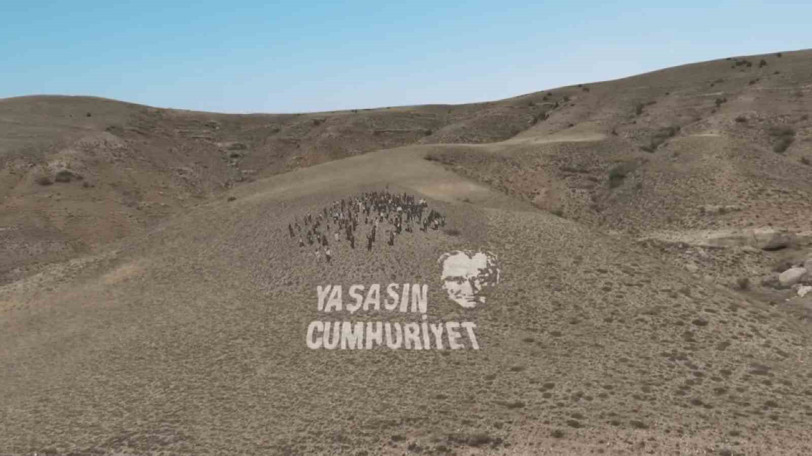 Eğitim camiası Cumhuriyetin 100. yıl coşkusunu kısa filmle anlattı