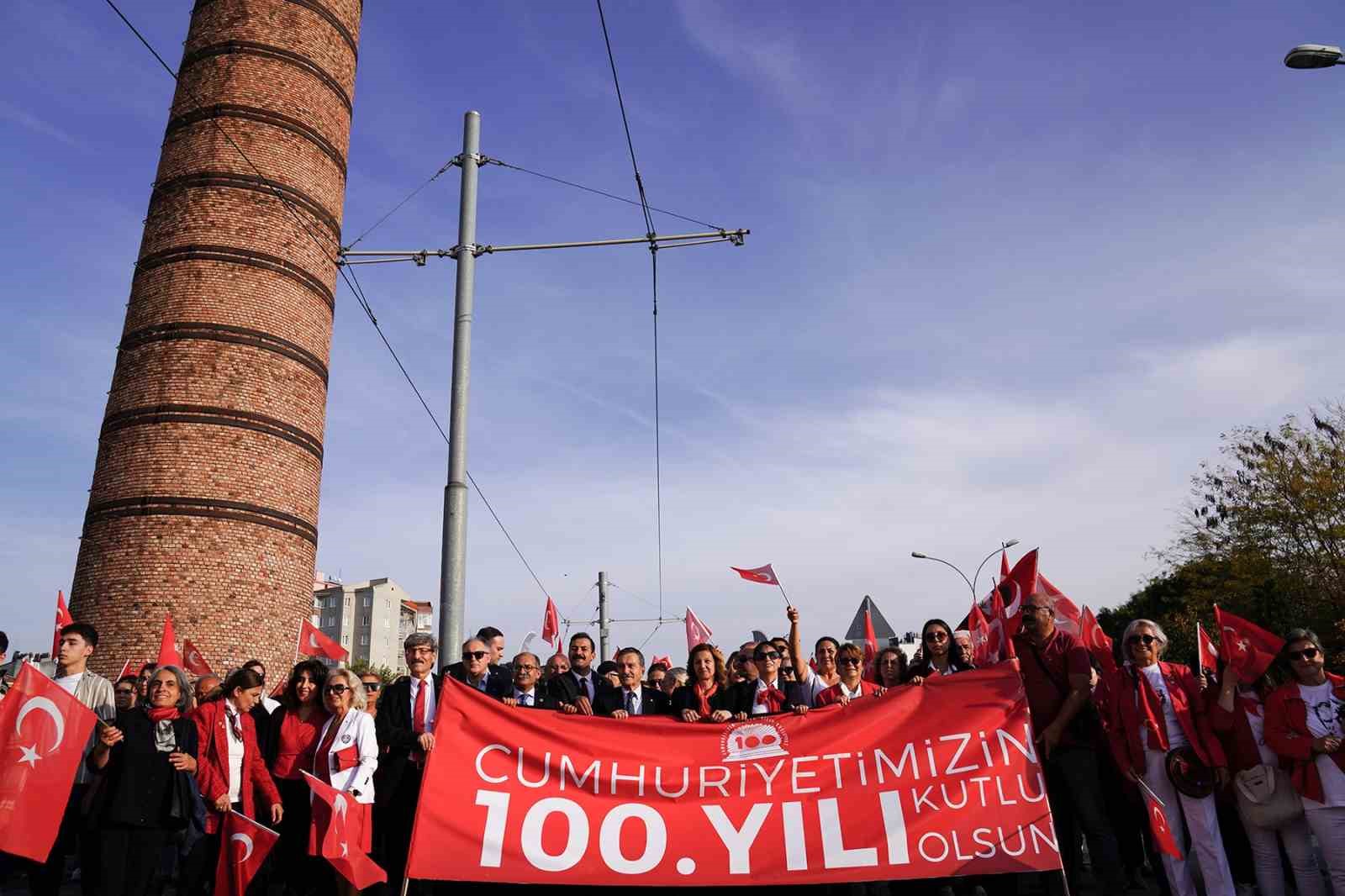 100. Yıl Cumhuriyet Anıtı 100’üncü yıla çok yakıştı