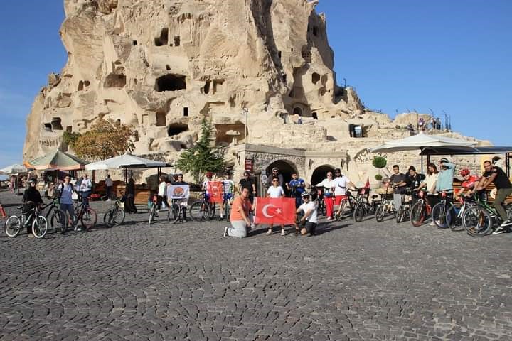 NEVÜ Bisiklet Kulübü Cumhuriyetin 100. Yılı için pedal çevirdi